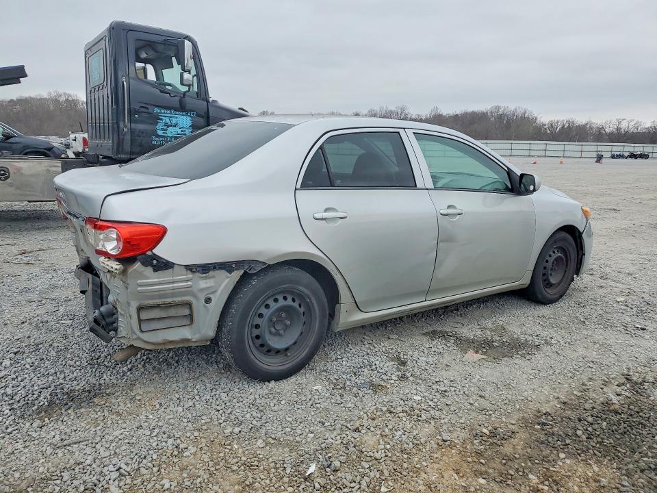 Photo 3 from auction – 2013 TOYOTA COROLLA with VIN 2T1BU4EE5DC926740