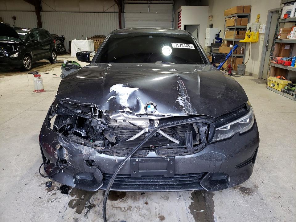 Photo 5 from auction – 2019 BMW 330XI with VIN 3MW5R7J53K8A05312