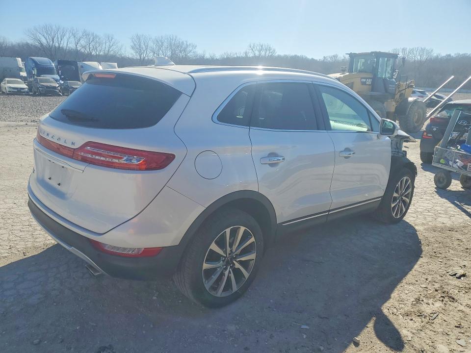 Foto 3 de la subasta – 2019 LINCOLN MKC con VIN 5LMCJ3D92KUL38198
