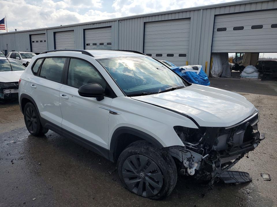 Photo 4 from auction – 2024 VOLKSWAGEN TAOS with VIN 3VV5X7B22RM085315