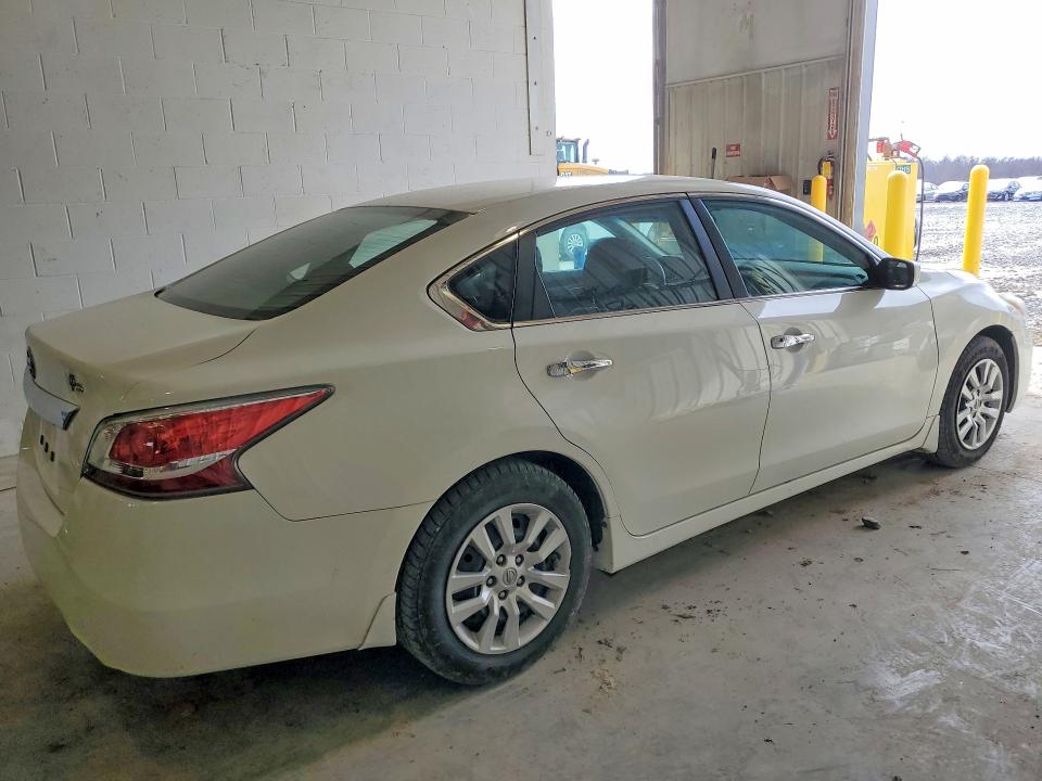 Photo 3 from auction – 2015 NISSAN ALTIMA with VIN 1N4AL3AP5FC264272