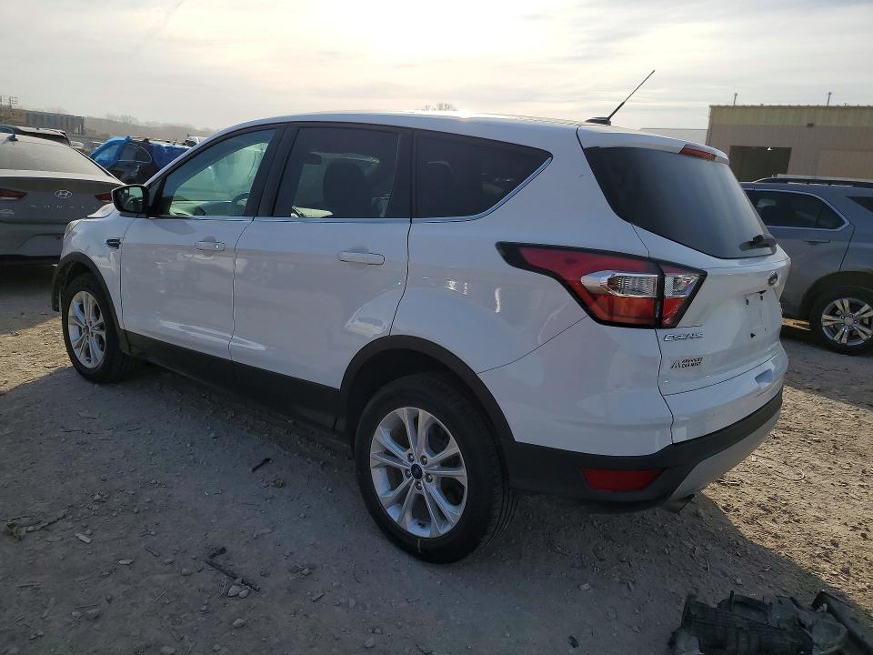 Photo 2 from auction – 2017 FORD ESCAPE with VIN 1FMCU9GD9HUC04696