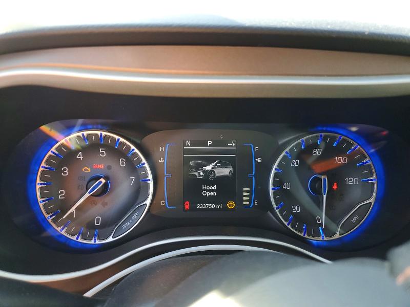 Photo 9 from auction – 2017 CHRYSLER PACIFICA with VIN 2C4RC1BG1HR526332