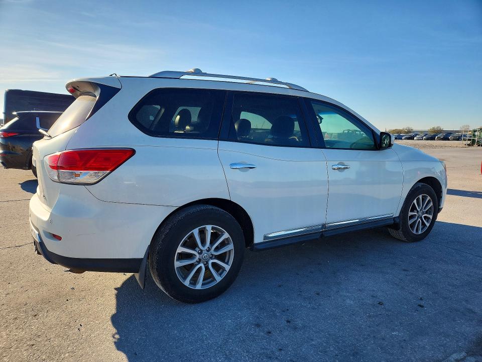 Photo 3 from auction – 2013 NISSAN PATHFINDER with VIN 5N1AR2MN2DC625690