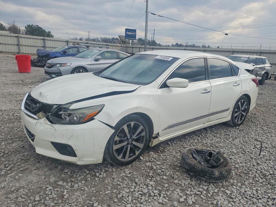 NISSAN ALTIMA 2017 with VIN 1N4AL3AP4HN322086 - Photo from auction