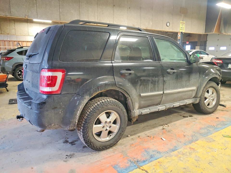 Photo 3 from auction – 2011 FORD ESCAPE with VIN 1FMCU0D7XBKC27787