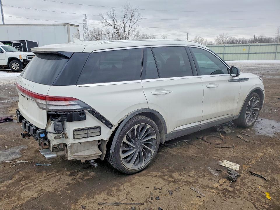 Photo 3 from auction – 2020 LINCOLN AVIATOR RE with VIN 5LM5J7XC9LGL07697