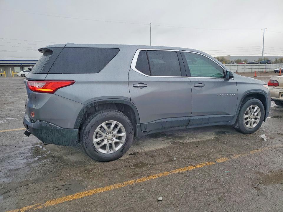 Photo 3 from auction – 2018 CHEVROLET TRAVERSE with VIN 1GNERFKW3JJ212670