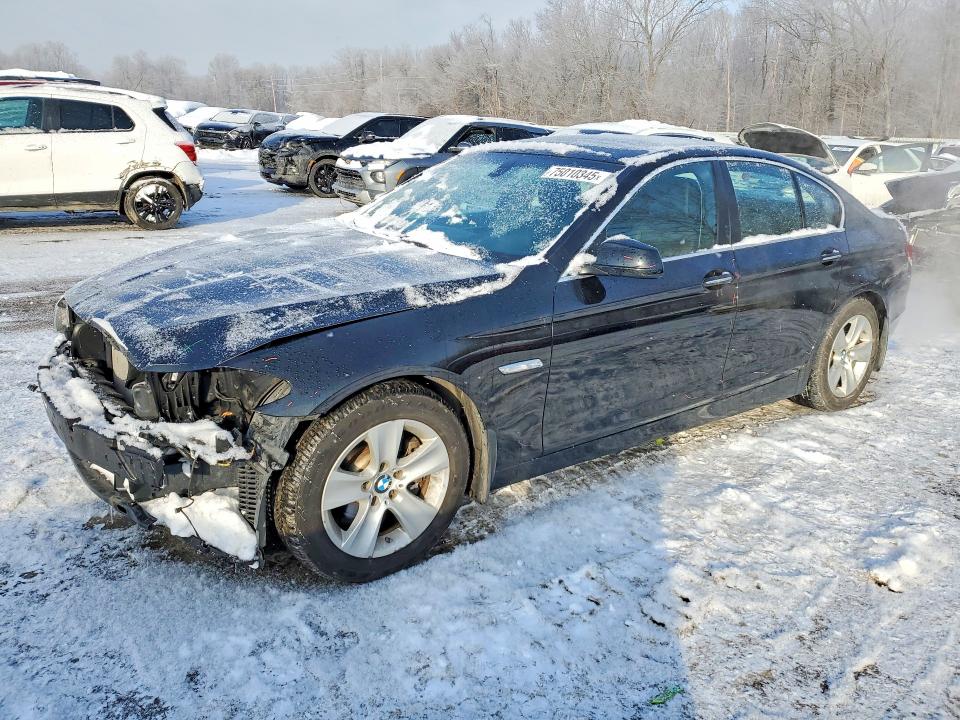 BMW 528 XI 2013 with VIN WBAXH5C56DD113376 - Photo from auction