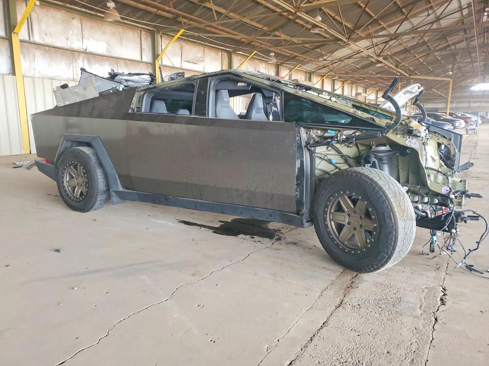 Photo 4 from auction – 2024 TESLA CYBERTRUCK with VIN 7G2CEHED3RA002407