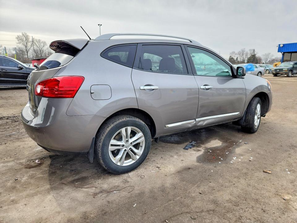 Photo 3 from auction – 2013 NISSAN ROGUE S with VIN JN8AS5MV5DW621632