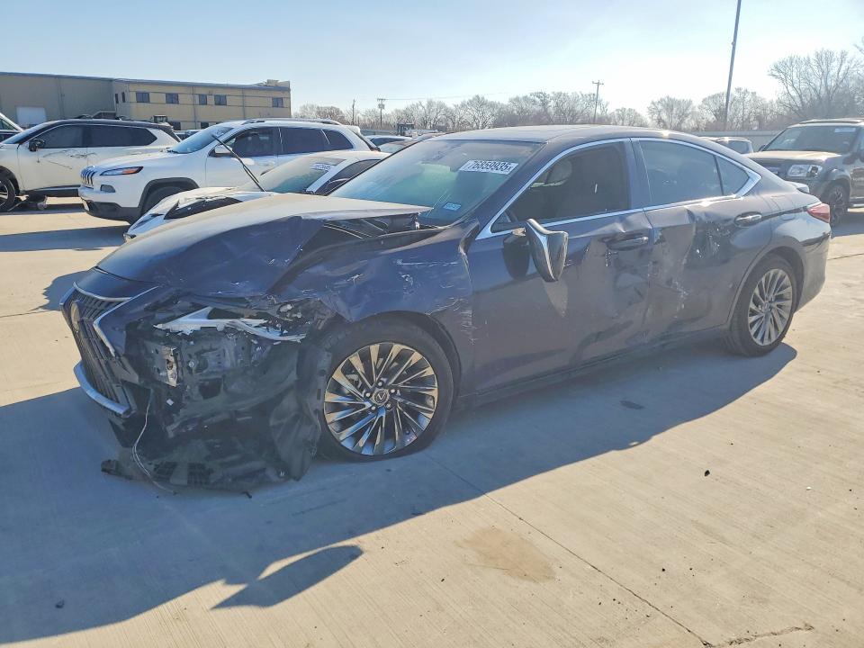 LEXUS ES 300H 2025 with VIN 58AEA1C16SU063925 - Photo from auction