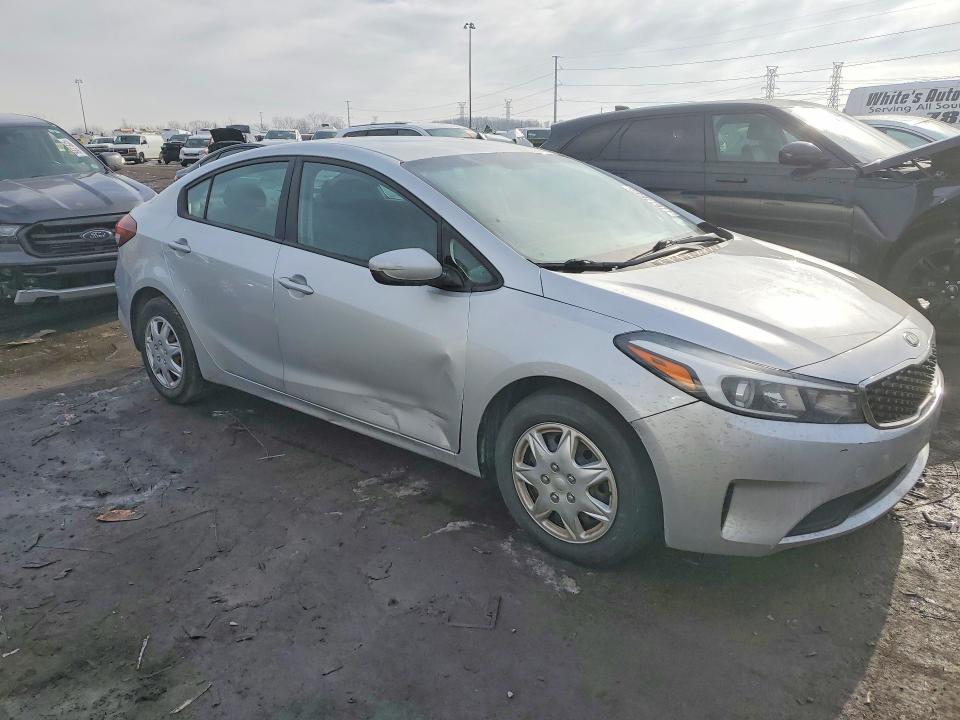 Photo 4 from auction – 2018 KIA FORTE with VIN 3KPFK4A72JE226329