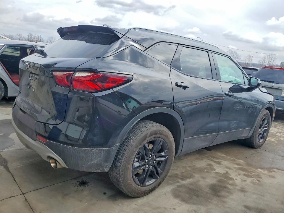 Photo 3 from auction – 2021 CHEVROLET BLAZER with VIN 3GNKBDRS7MS522225