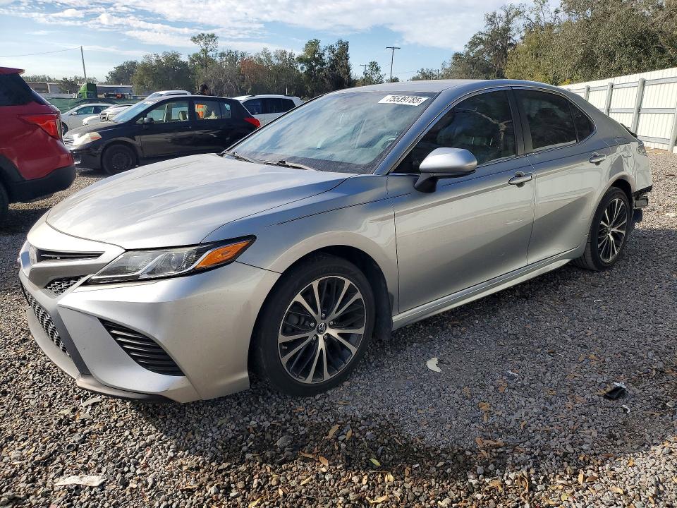 TOYOTA CAMRY 2018 with VIN 4T1B11HK2JU598583 - Photo from auction