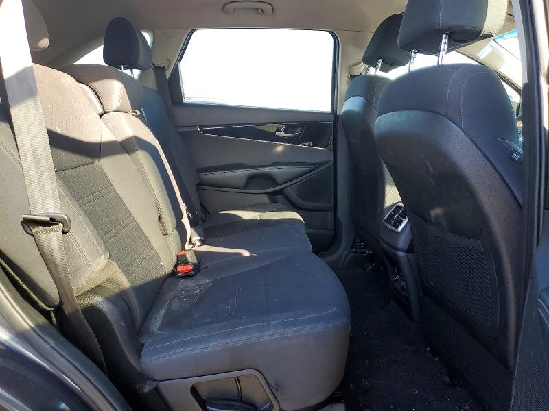 Photo 11 from auction – 2018 KIA SORENTO LX with VIN 5XYPGDA50JG406481