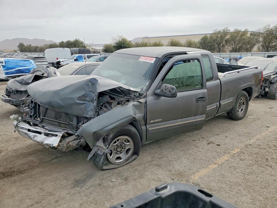 CHEVROLET SILVERADO 2002 with VIN 2GCEC19V221137238 - Photo from auction