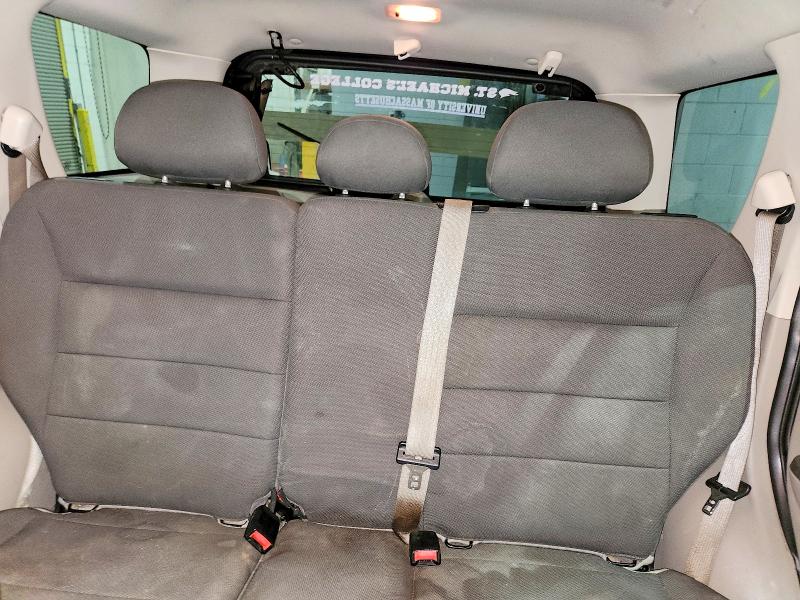 Photo 10 from auction – 2009 FORD ESCAPE with VIN 1FMCU93GX9KB65193