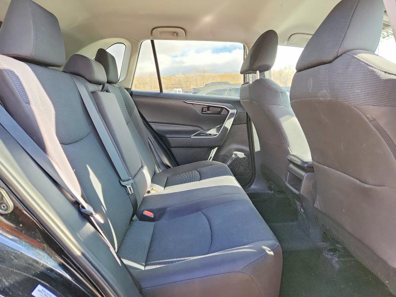 Photo 11 from auction – 2020 TOYOTA RAV4 LE with VIN 2T3F1RFV1LC104366