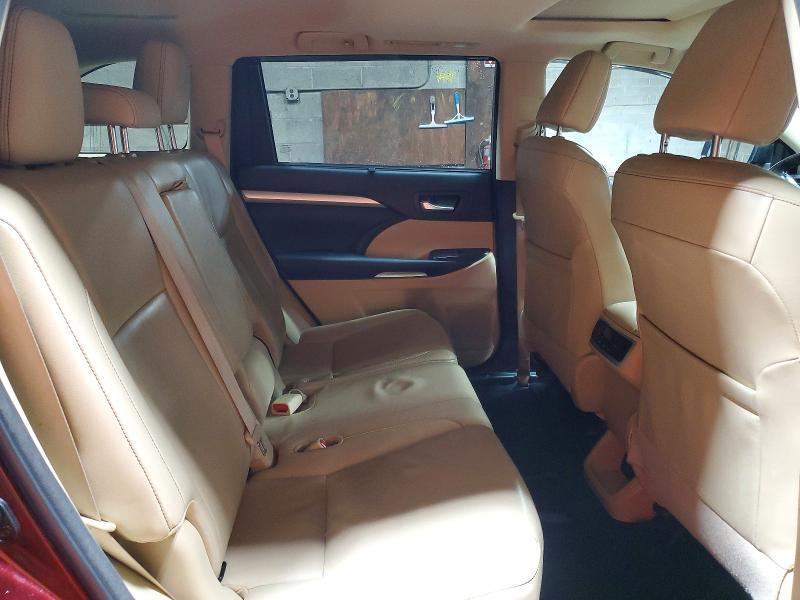 Photo 11 from auction – 2018 TOYOTA HIGHLANDER with VIN 5TDJZRFH0JS828656