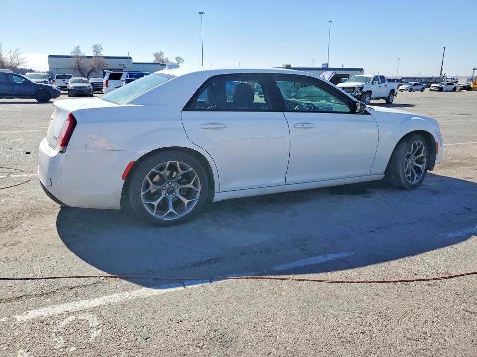 Photo 3 from auction – 2018 CHRYSLER 300 with VIN 2C3CCAAG7JH340799