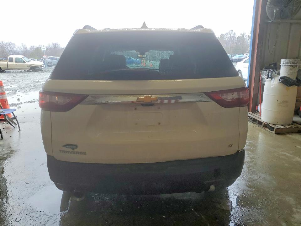 Photo 6 from auction – 2021 CHEVROLET TRAVERSE with VIN 1GNERHKW1MJ218239