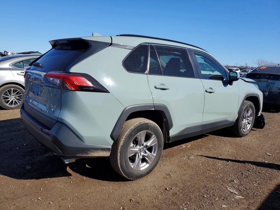 Photo 3 from auction – 2022 TOYOTA RAV4 with VIN 2T3W1RFV4NW218752