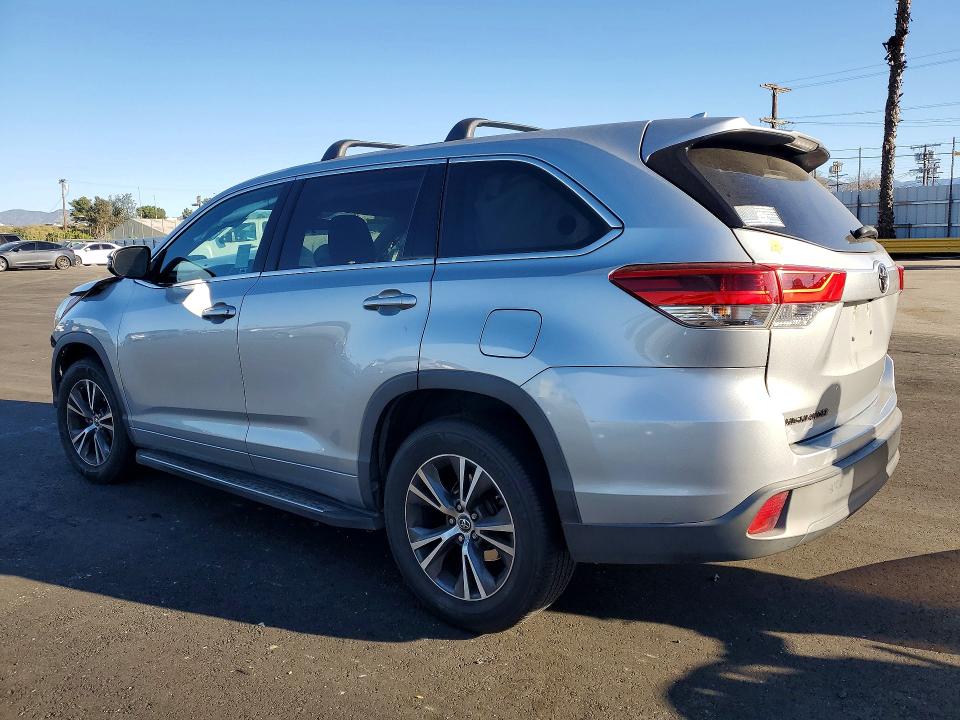 Zdjęcie 2 z aukcji – 2017 TOYOTA HIGHLANDER z VIN 5TDZARFH3HS023738