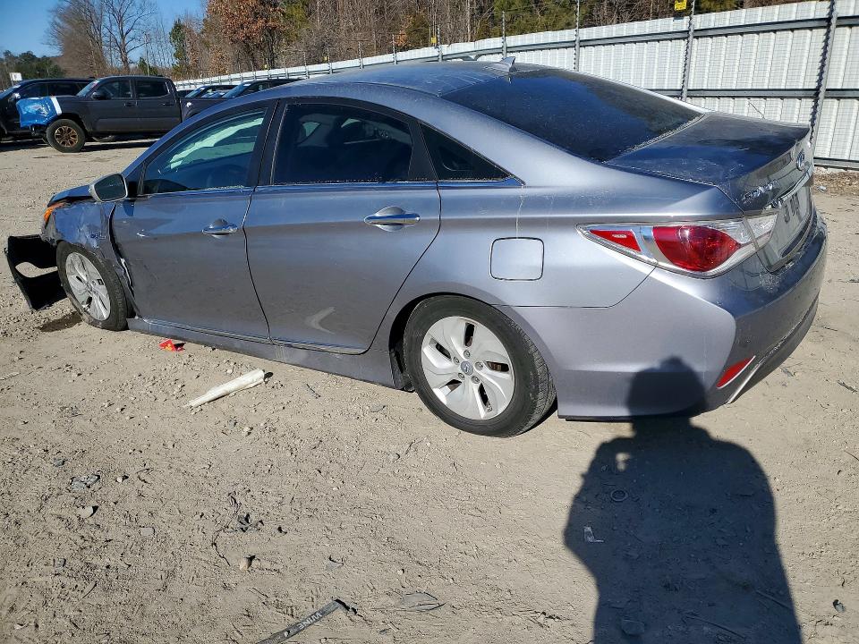 Photo 2 from auction – 2015 HYUNDAI SONATA HYB with VIN KMHEC4A47FA122780