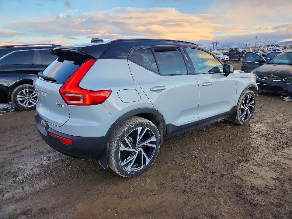 Photo 3 from auction – 2021 VOLVO XC40 with VIN YV4162UM2M2525242