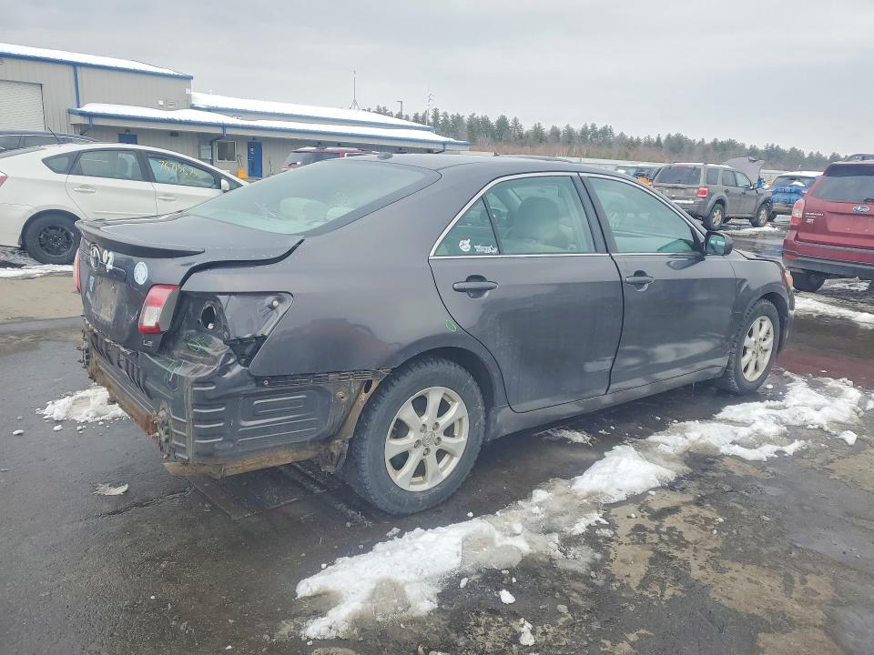 Photo 3 from auction – 2011 TOYOTA CAMRY with VIN 4T4BF3EK9BR176464