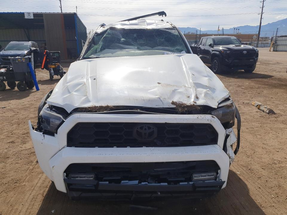 Photo 5 from auction – 2025 TOYOTA 4RUNNER with VIN JTEVA5BR5S5073149