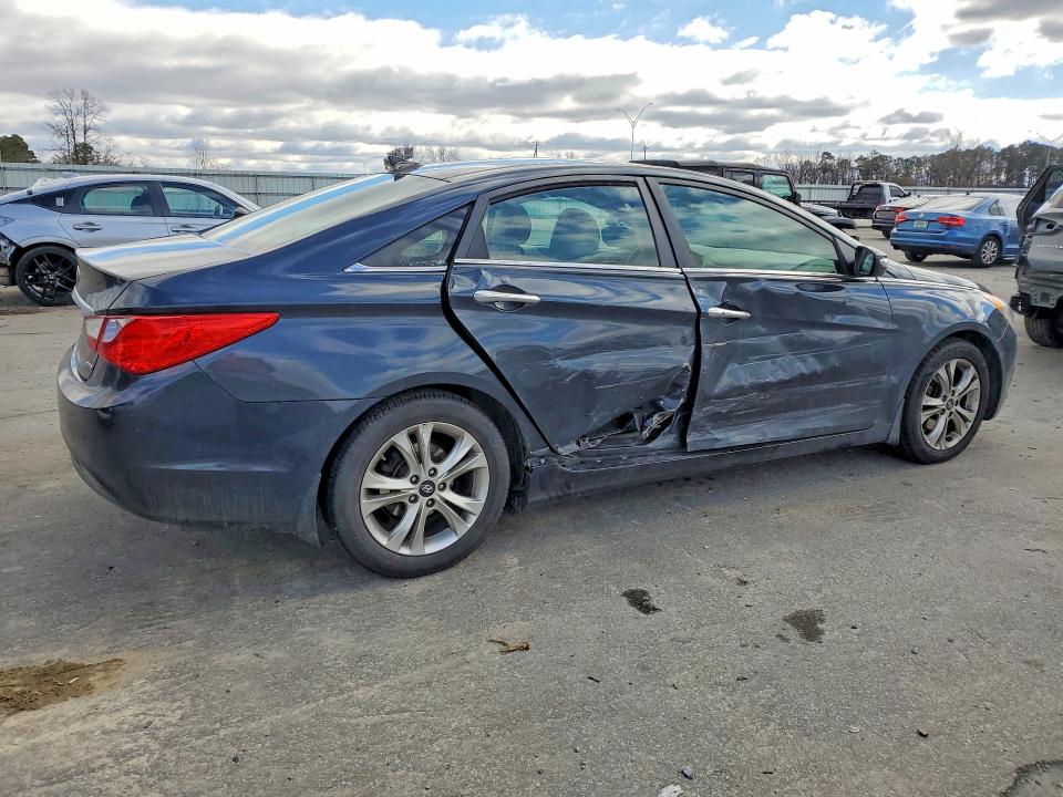 Photo 3 from auction – 2013 HYUNDAI SONATA with VIN 5NPEC4AC2DH534977