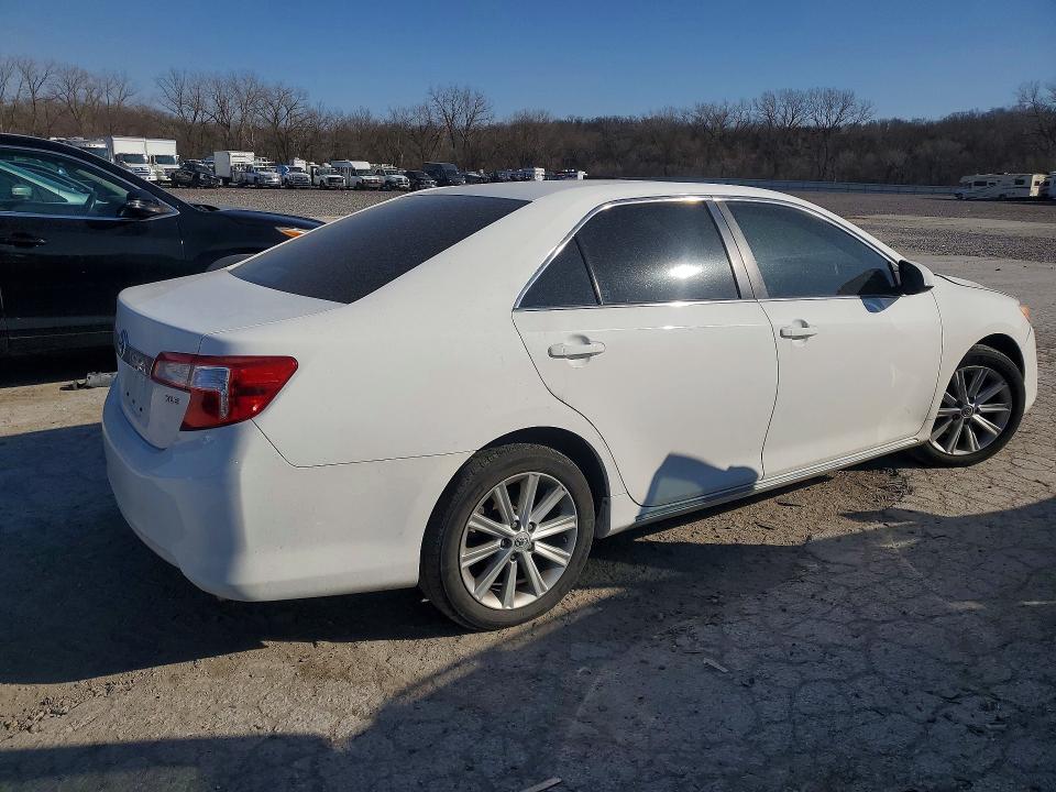 Zdjęcie 3 z aukcji – 2013 TOYOTA CAMRY z VIN 4T4BF1FK2DR296726