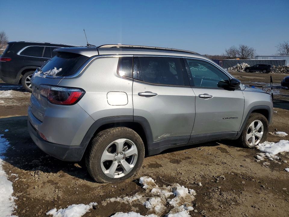 Photo 3 from auction – 2022 JEEP COMPASS with VIN 3C4NJDBB3NT178777