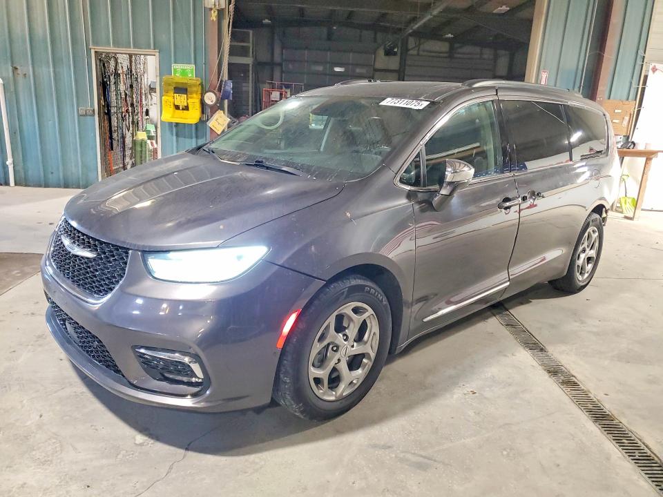 CHRYSLER PACIFICA 2022 with VIN 2C4RC1GG2NR180666 - Photo from auction