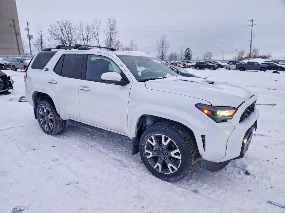 Photo 4 from auction – 2025 TOYOTA 4RUNNER with VIN JTEVA5BR0S5054279