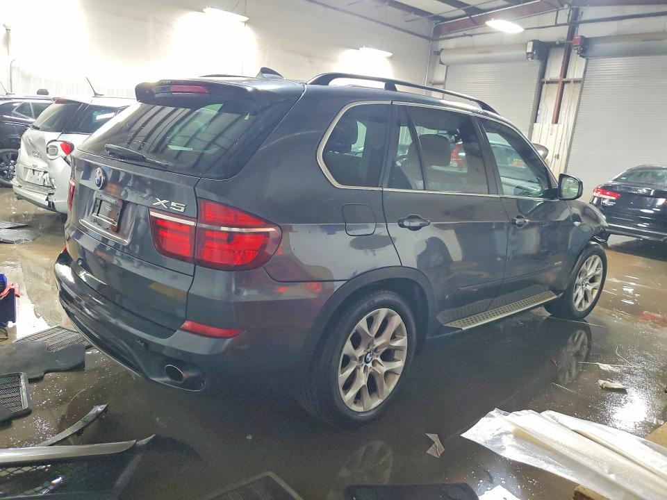Foto 3 de la subasta – 2013 BMW X5 XDRIVE3 con VIN 5UXZV4C56D0E09537