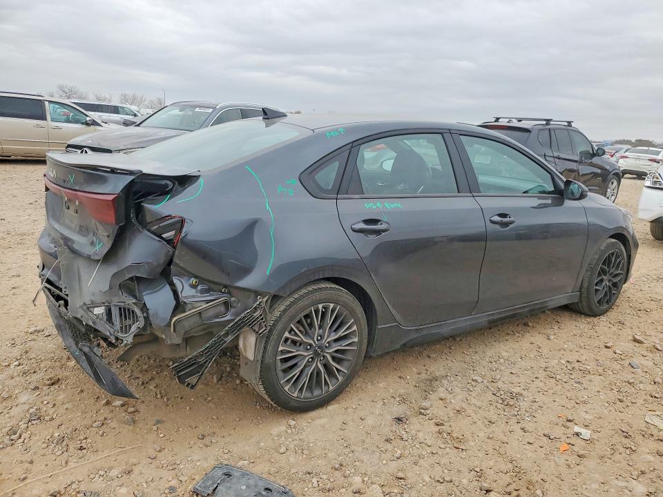 Photo 3 from auction – 2024 KIA FORTE with VIN 3KPF54AD1RE835288