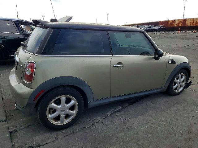 Photo 3 from auction – 2009 MINI COOPER with VIN WMWMF33529TW70912