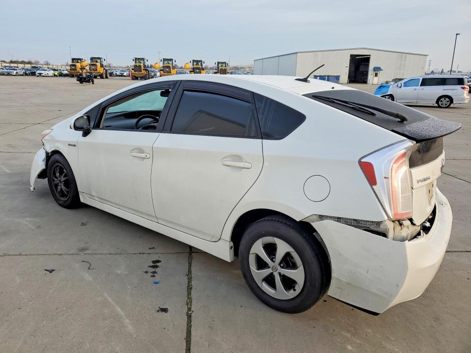 Photo 2 from auction – 2015 TOYOTA PRIUS with VIN JTDKN3DU0F0426501