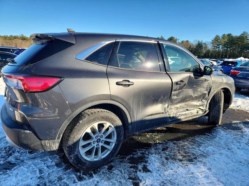 Photo 3 from auction – 2020 FORD ESCAPE with VIN 1FMCU9G69LUB86209