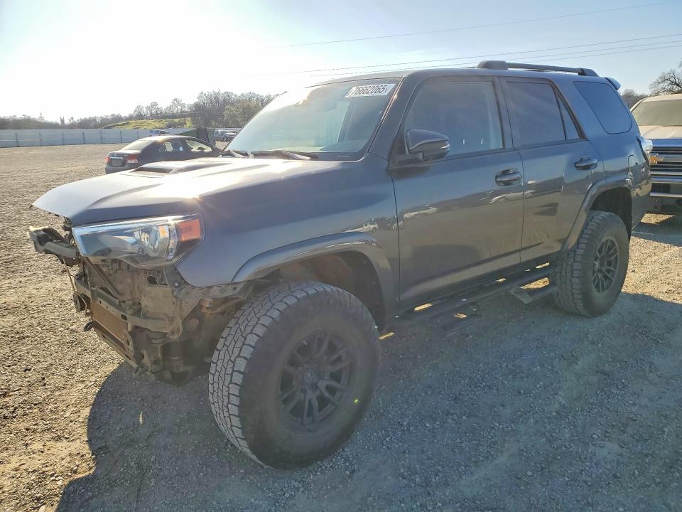 TOYOTA 4RUNNER 2020 with VIN JTEBU5JR3L5836721 - Photo from auction