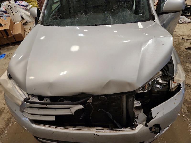 Photo 11 from auction – 2012 TOYOTA HIGHLANDER with VIN 5TDDK3EH9CS121297