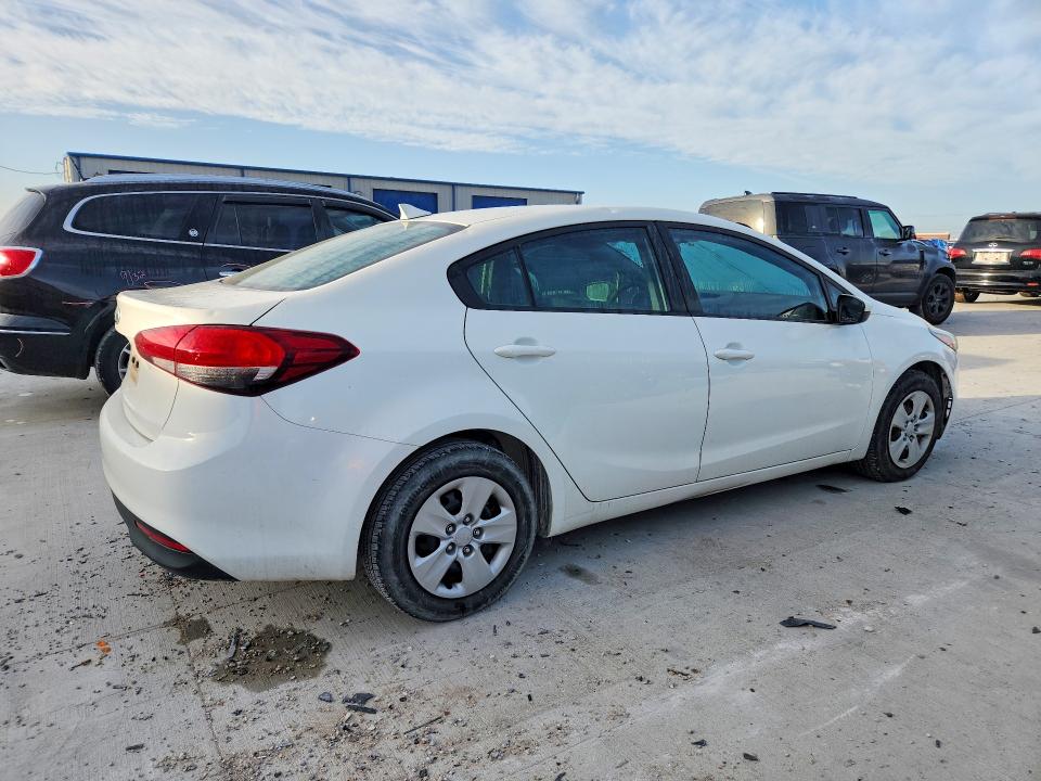 Photo 3 from auction – 2017 KIA FORTE LX with VIN 3KPFK4A79HE071823