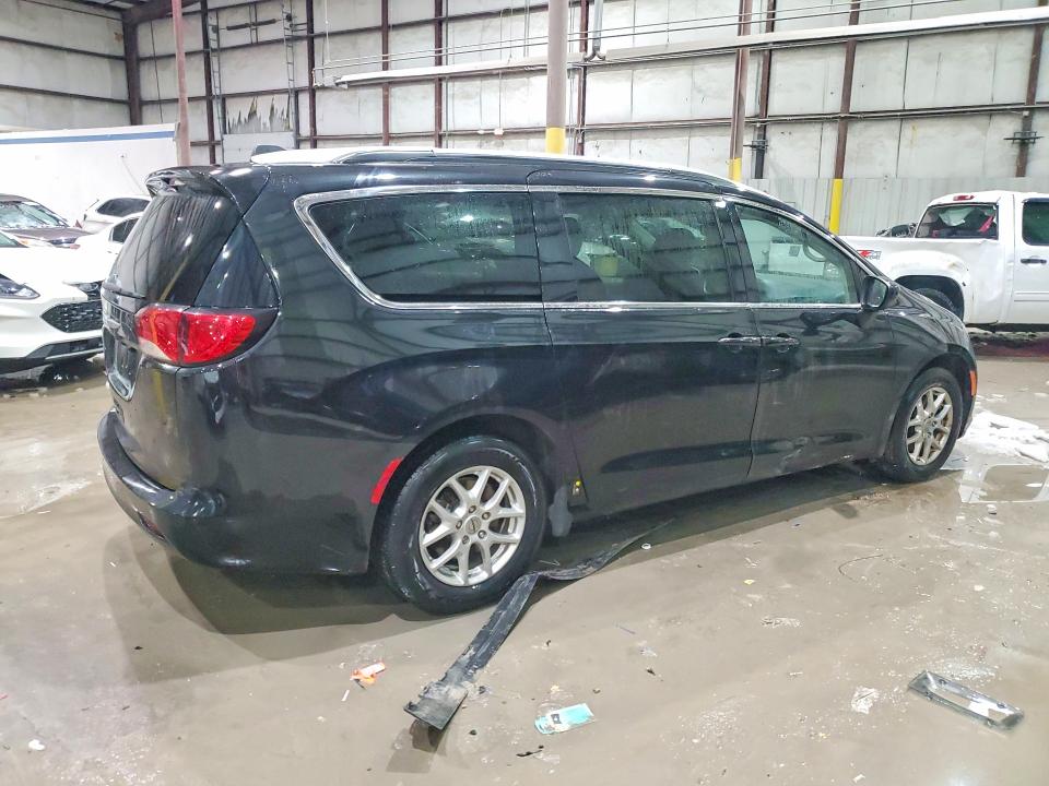 Photo 3 from auction – 2021 CHRYSLER VOYAGER LX with VIN 2C4RC1DG1MR533384