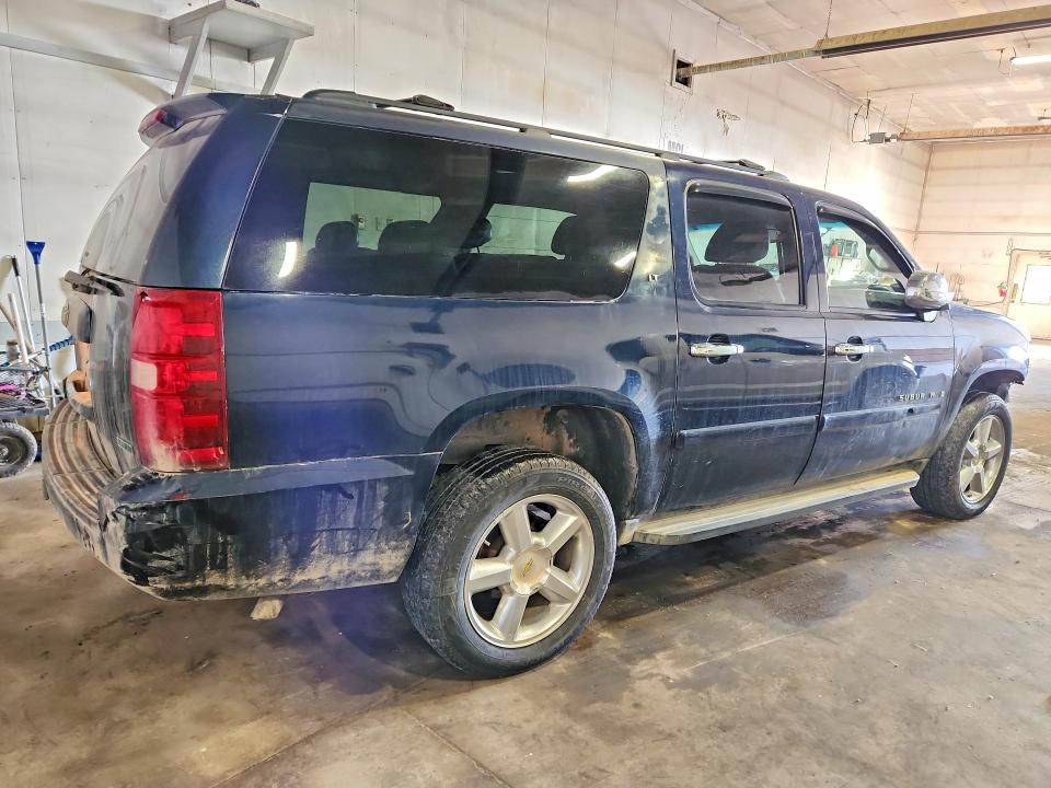 Photo 3 from auction – 2008 CHEVROLET SUBURBAN with VIN 1GNFK16328J125624
