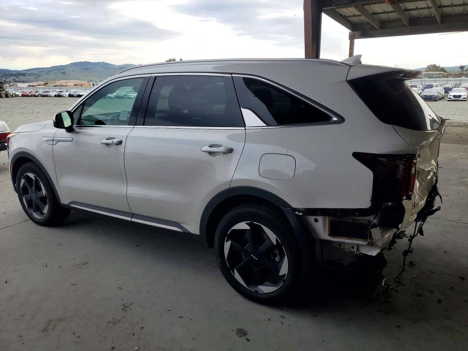 Photo 2 from auction – 2025 KIA SORENTO with VIN KNDRH4JG4S5352541