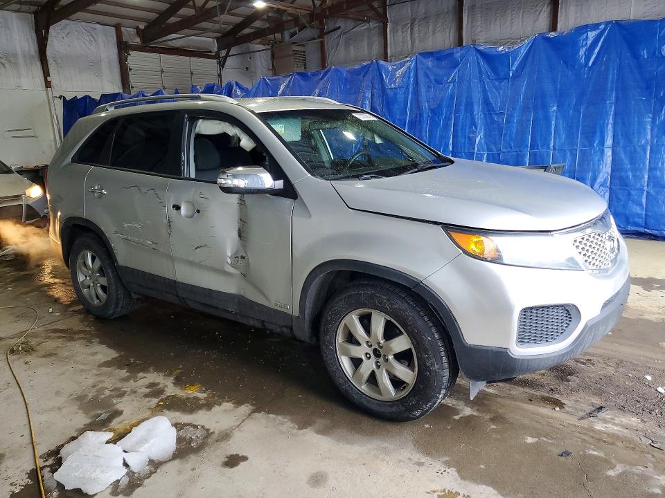 Photo 4 from auction – 2013 KIA SORENTO LX with VIN 5XYKTDA29DG348886