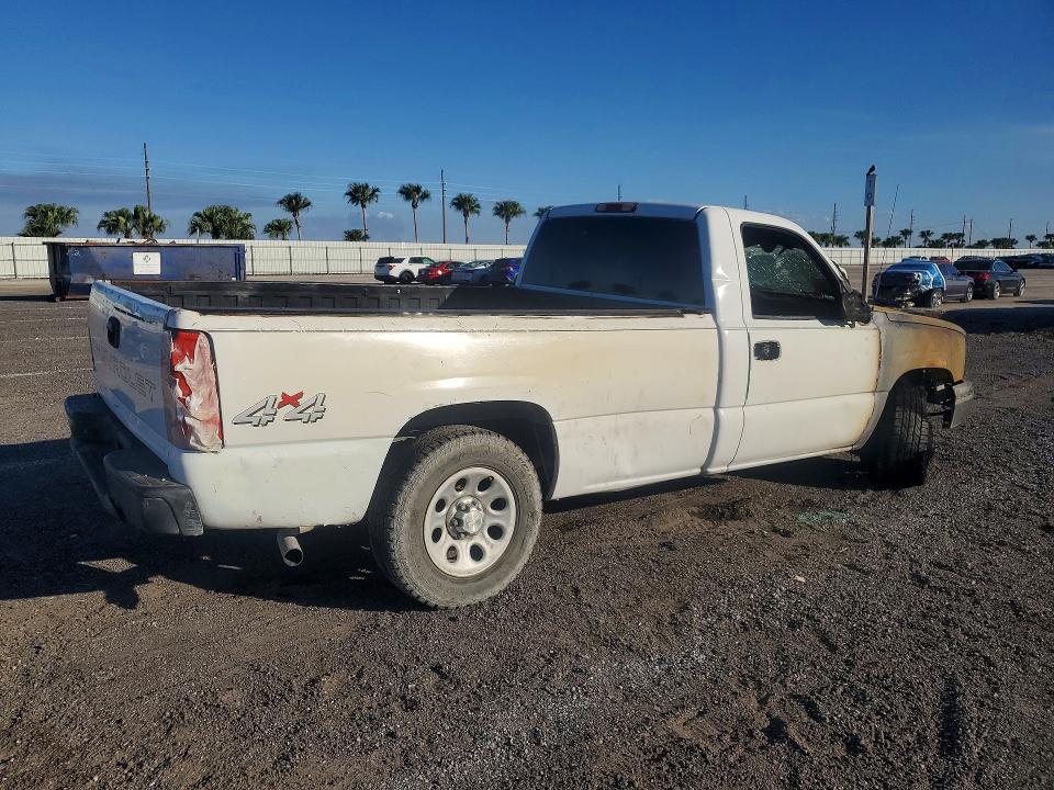 Photo 3 from auction – 2004 CHEVROLET SILVERADO with VIN 1GCEK14X54Z143492